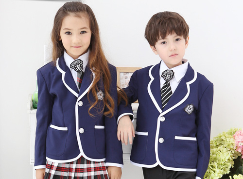 如何保證秋冬季幼兒園校服批發(fā)質(zhì)量呢？